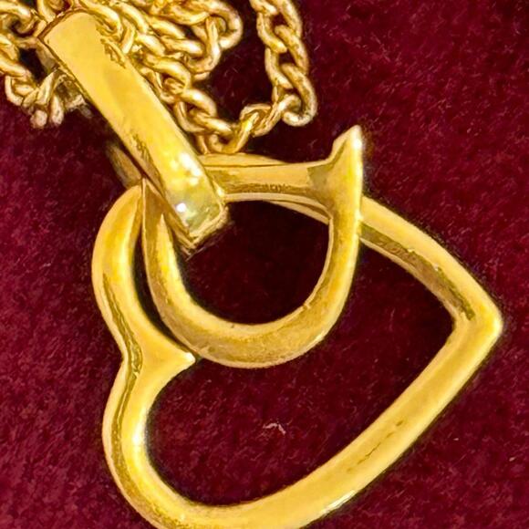 Authentic Christian Dior Gold Tone Heart Motif Chain Pendant Necklace CD - Picture 11 of 11